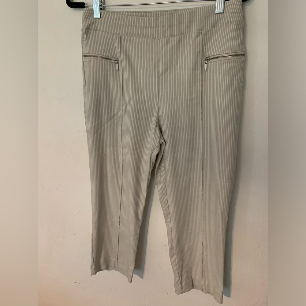 Chicos Womens Pants Taupe White Pinstriped Sz .5 Cropped Ankle Perfect Stretch